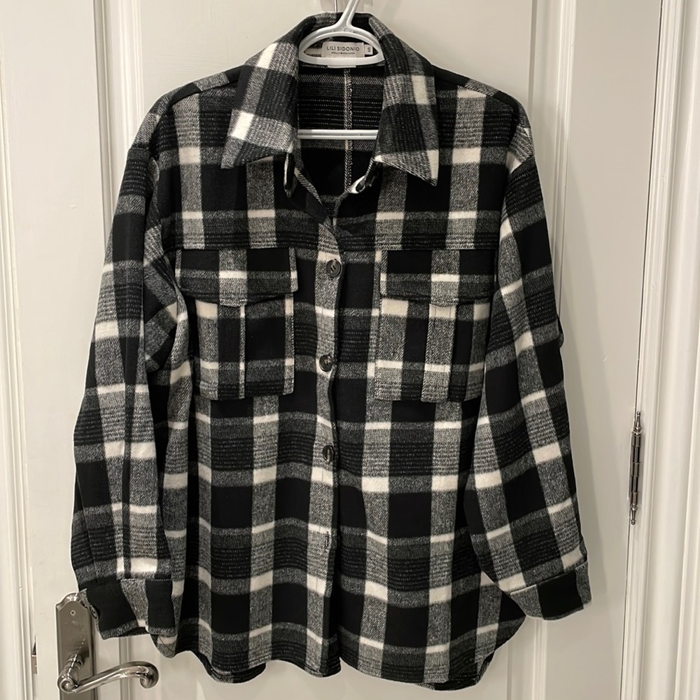 Ladies Black and White Flannel Shirt with pockets